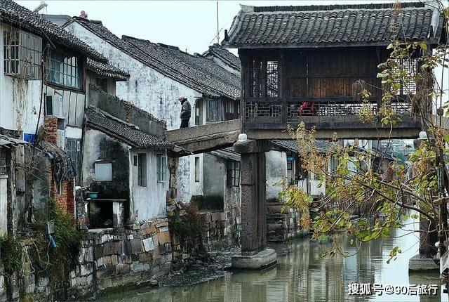 连接正负极